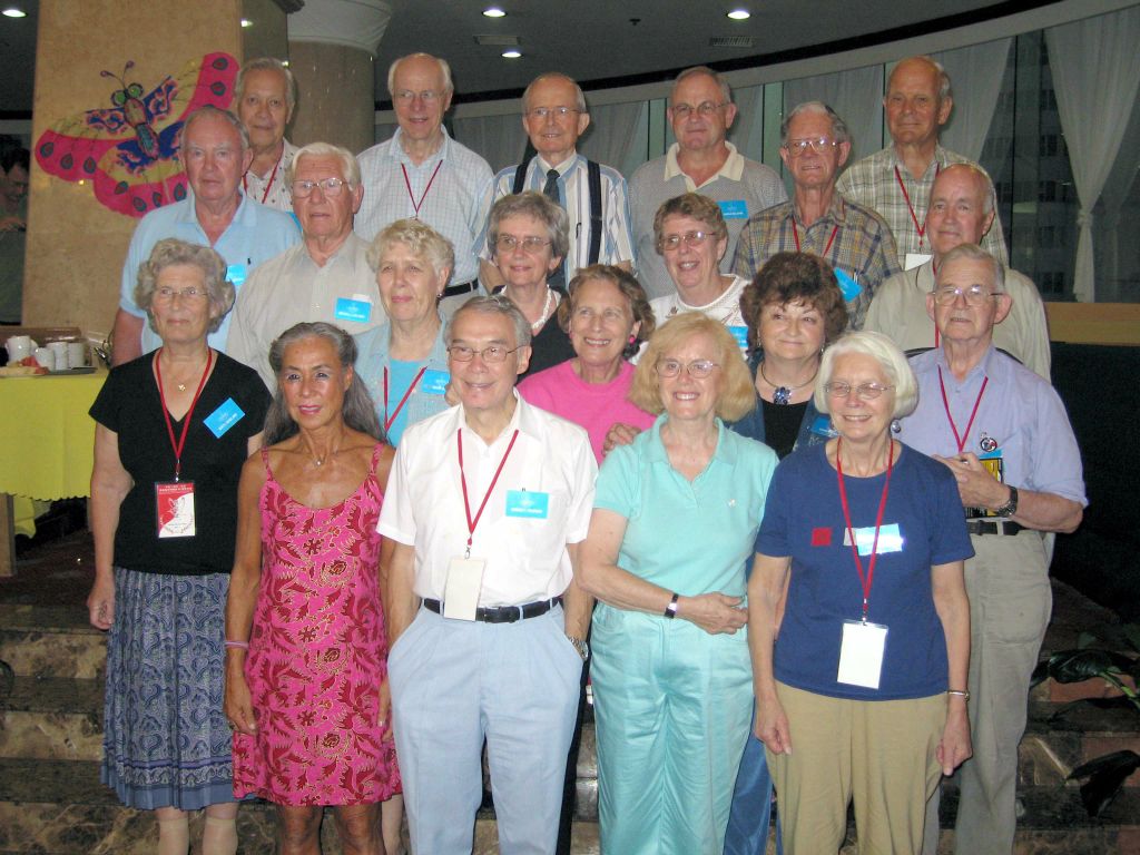 --- ex-Weihsien internees at the 2005 celebrations ---