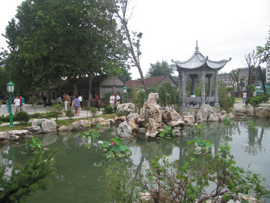 2005 - Tingzi and ornamental lake beside B61