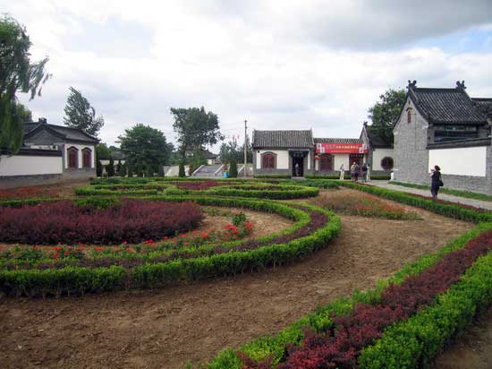 2005 - Yangbai Village kite factory